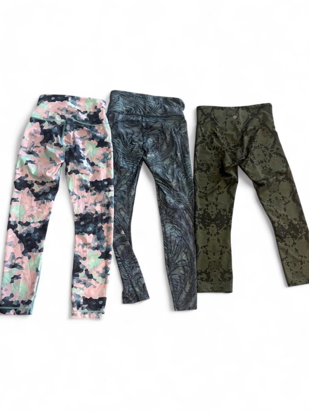 Lululemon bundle- 3 pair of size 4 leggings excellent condition